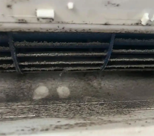 清镇空调吹的风有股烧焦味是怎么回事